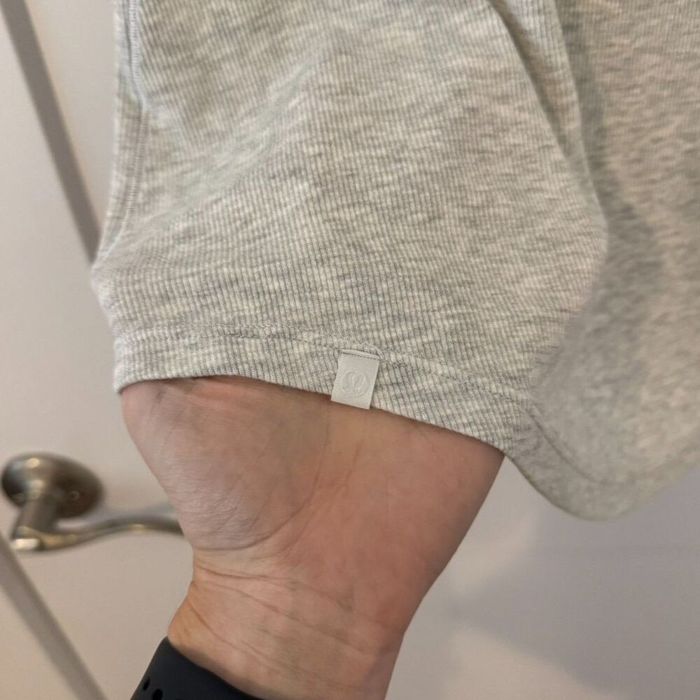 Lululemon Hold Tight Tee-NO SIZE TAG - Picture 3 of 8